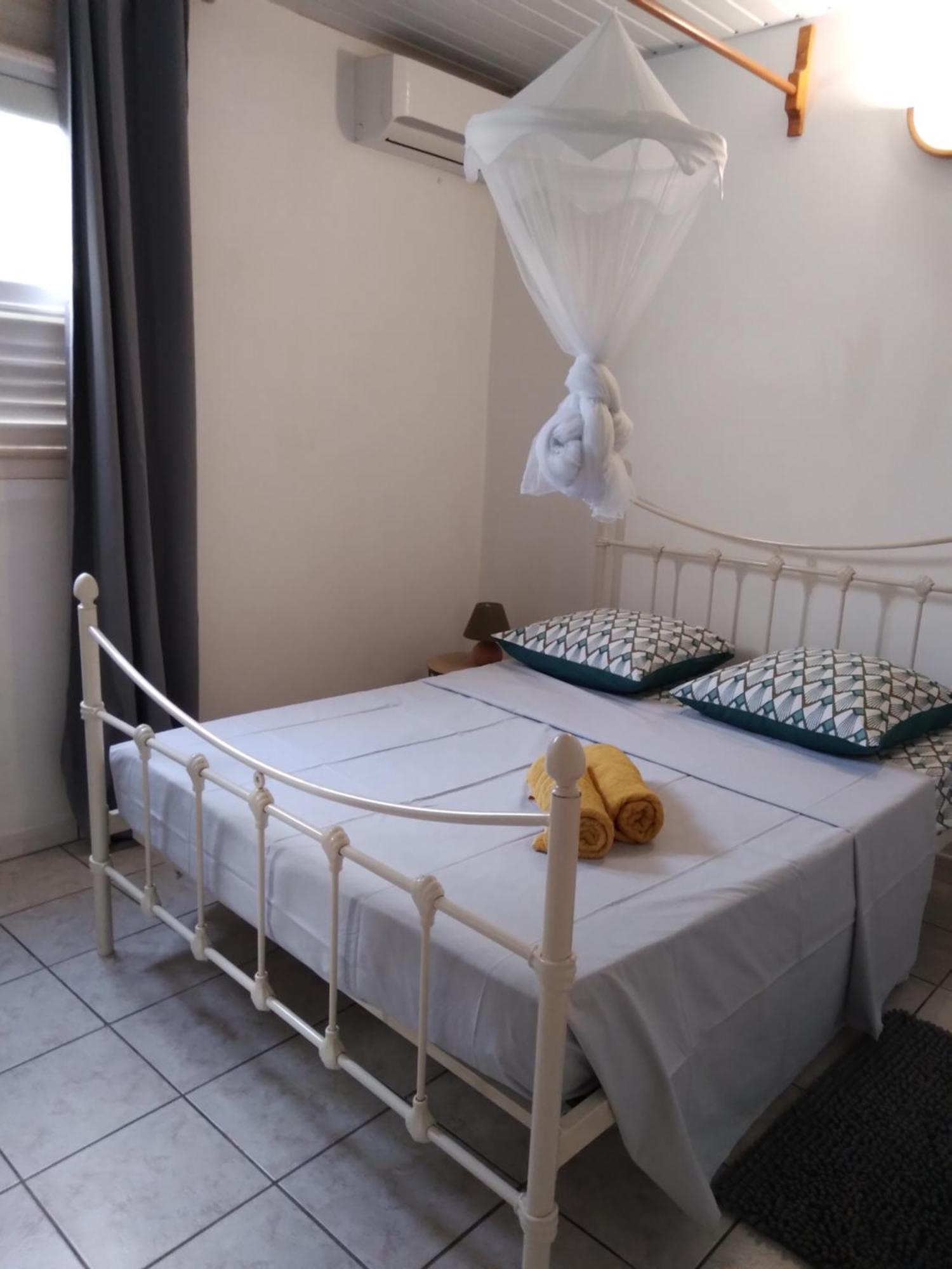 Apartamento F2 Rez De Jardin Carbet Le Carbet Exterior foto
